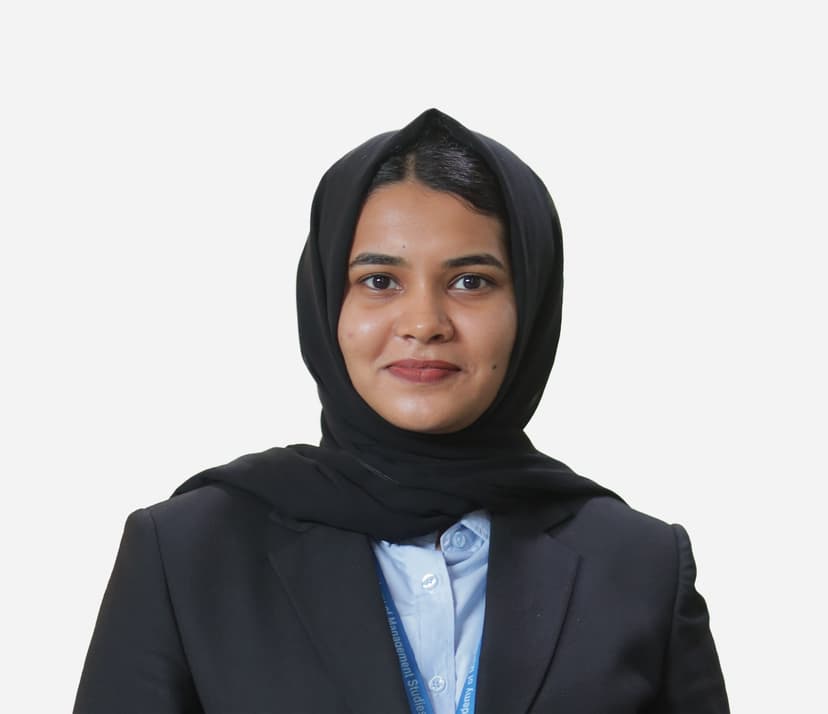 team.member.9.name
